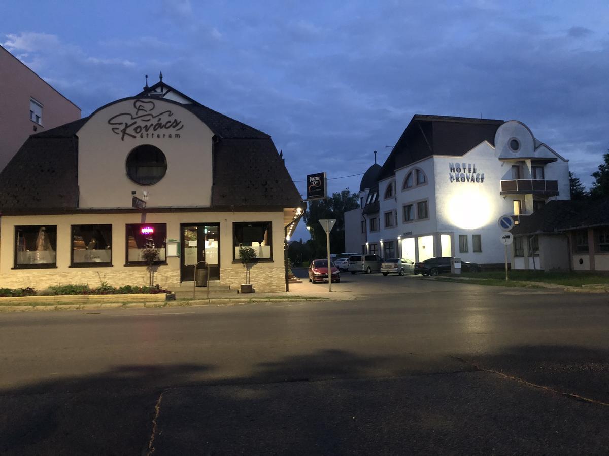 Kovacs Hotel Superior Vásárosnamény Екстериор снимка